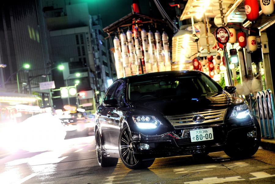  Lexus LS600h Executive Line by Wald 2010 года  (фото 56 из 81)